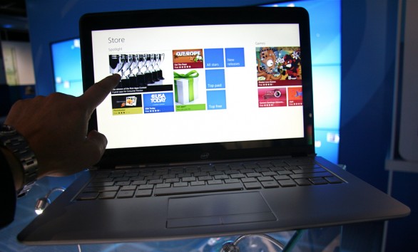Addio ai cavi: Intel al lavoro su un sistema di ricarica wireless tra Ultrabook e smartphone