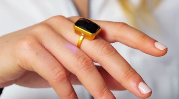 GUARDA: Ringly, lo smart ring dal design elegante